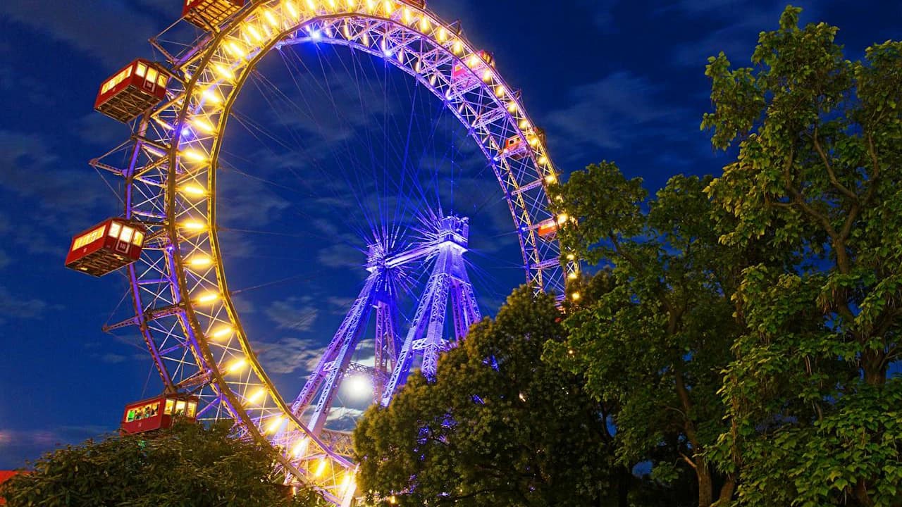 Vienna's Giant Ferris Wheel - Photo 4