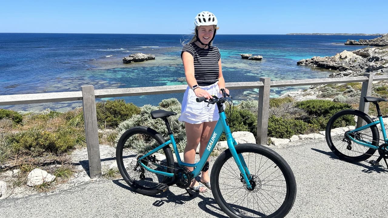 Round Trip SeaLink Ferry Transfer to Rottnest Island with Bike Hire - image 6