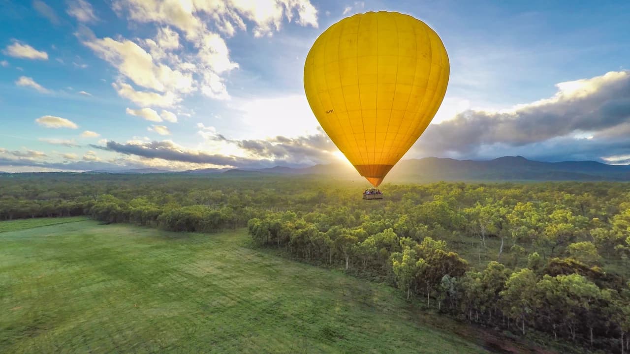Cairns Hot Air Balloon Flight with Sparkling Wine and Optional Round Trip Transfer - Photo 3