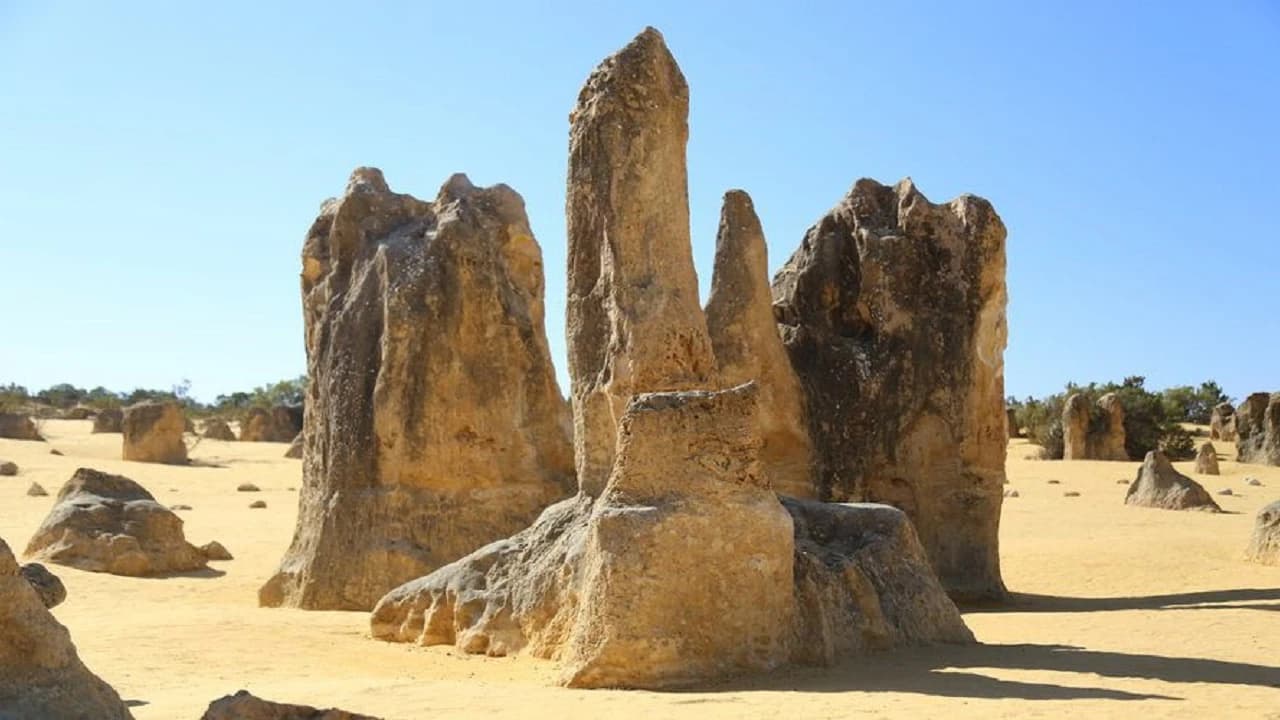 Pinnacles Desert and New Norcia Tour from Perth - Photo 4