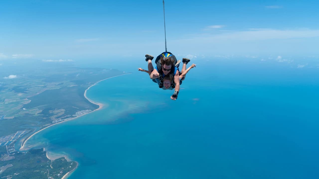 Tandem Skydiving Experience Mission Beach - image 6