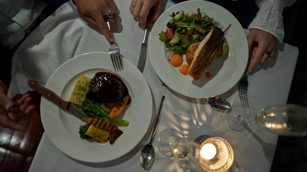Spirit of Melbourne Dinner Cruise on the Yarra River - Photo 3