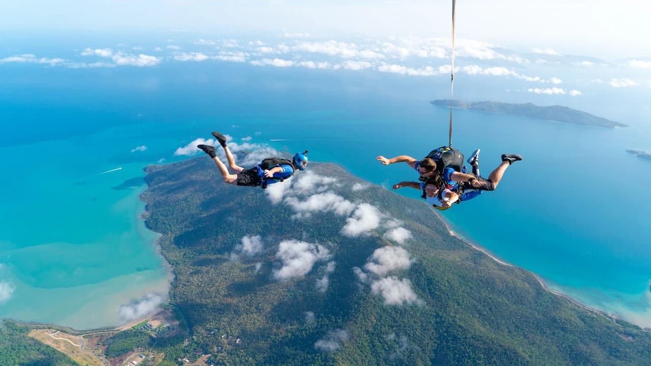 Tandem Skydiving Experience Airlie Beach - Photo 2