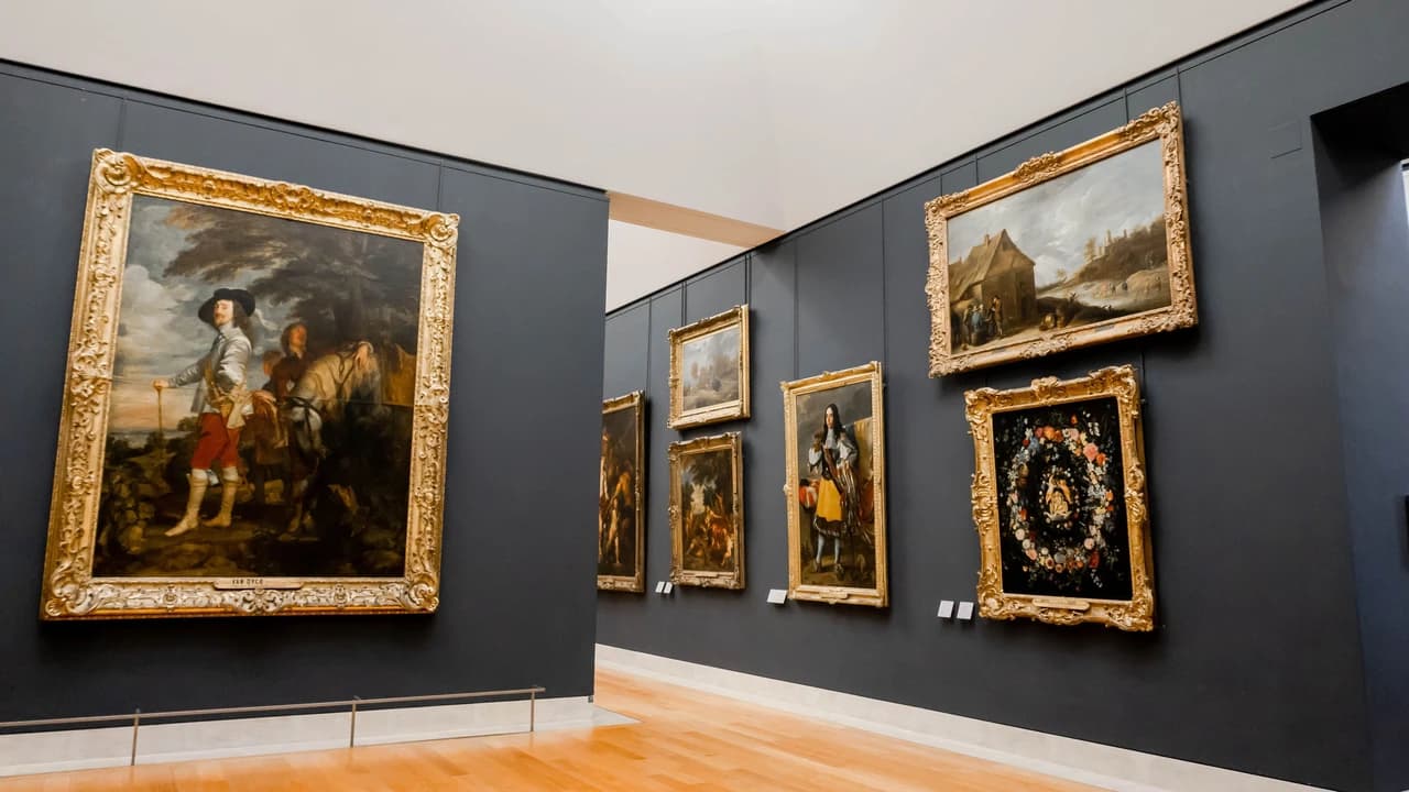 COMBO: Paris Museum Pass + Seine River Sightseeing Cruise by Bateaux Parisiens