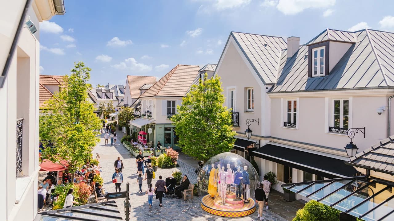 La Vallee Village with Round Trip Transfers from Paris - Photo 2