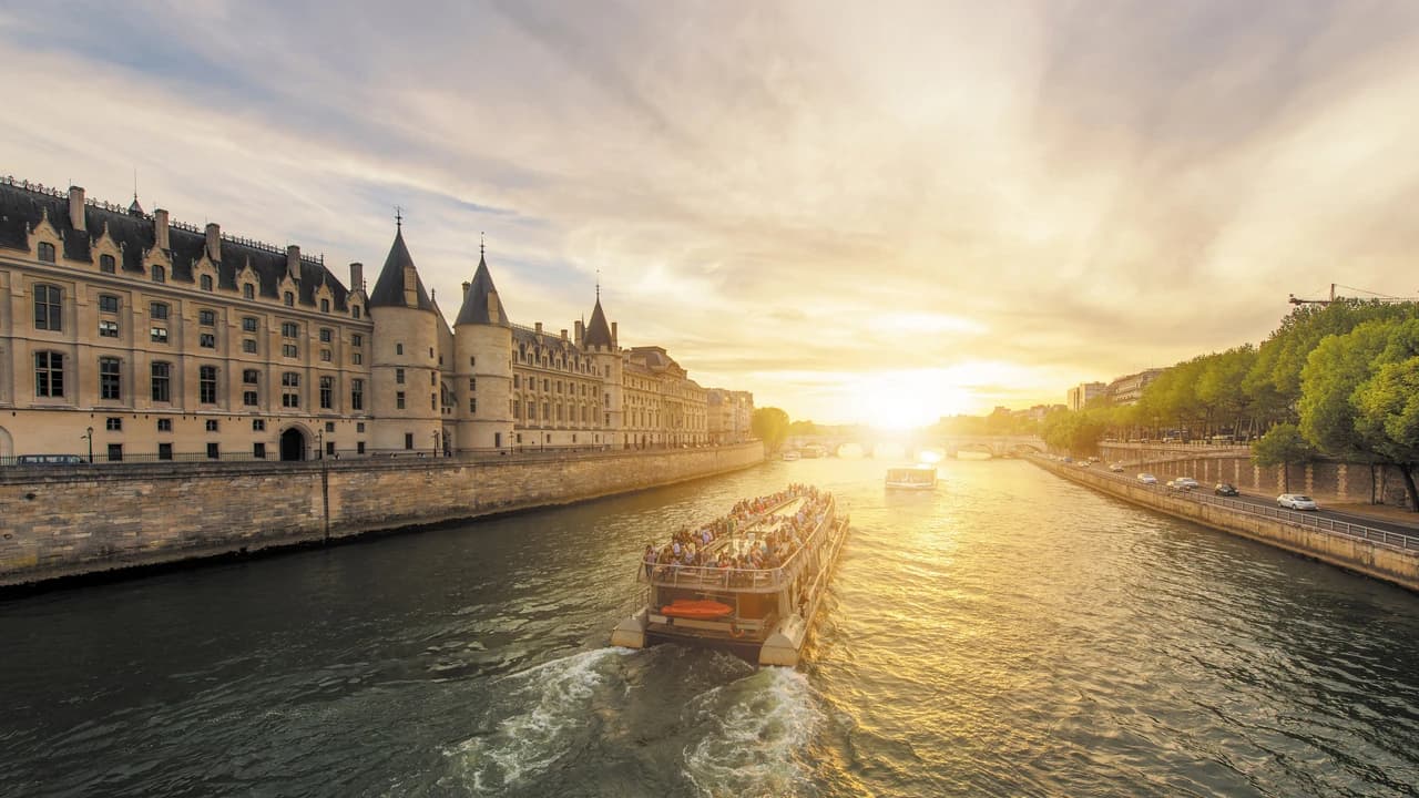 COMBO: Paris Museum Pass + Seine River Sightseeing Cruise by Bateaux Parisiens - image 7