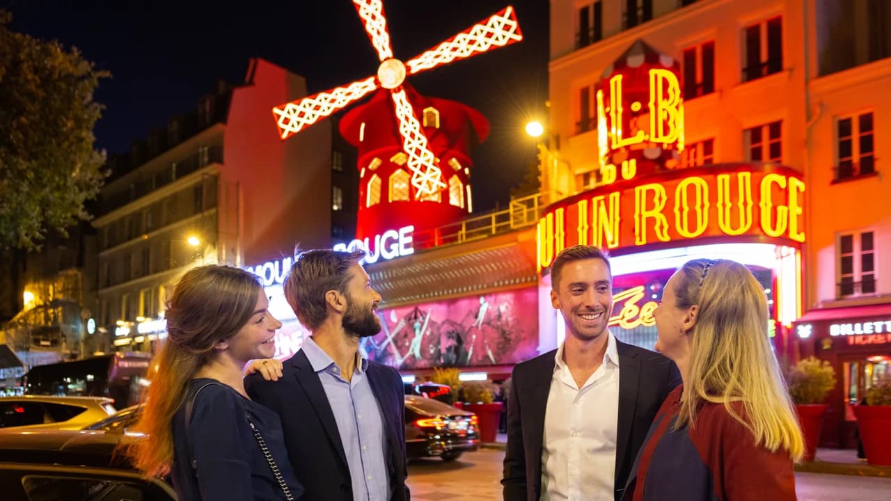 Moulin Rouge Cabaret Show and Paris Bus Tour - image 8
