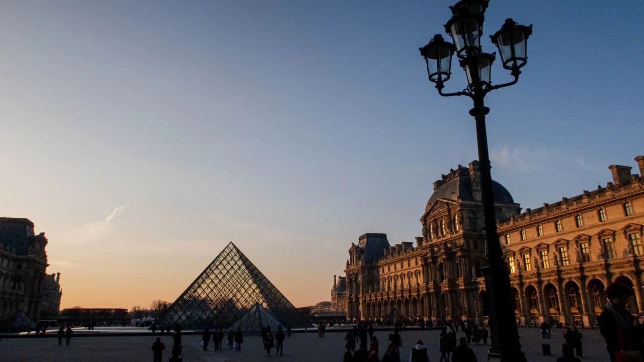 Louvre Museum Skip-the-Line Guided Tour