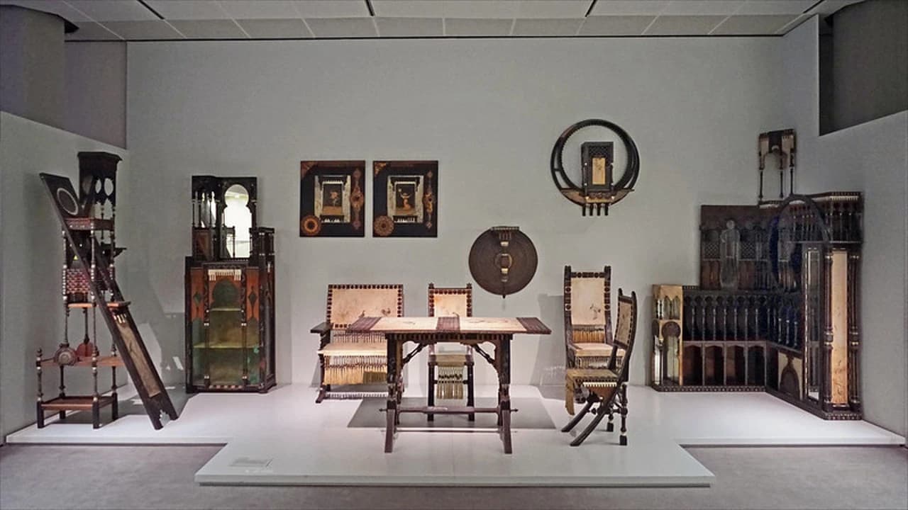 Museum of Decorative Arts (Kunstgewerbemuseum): Skip The Line