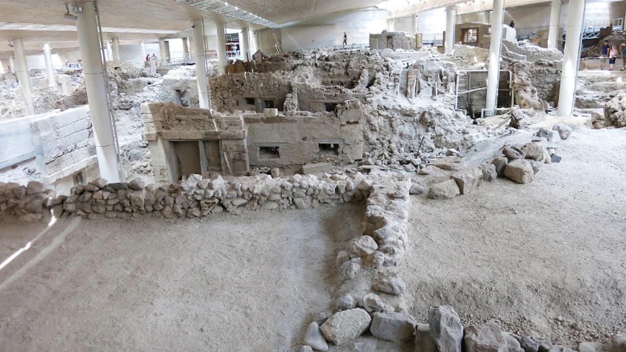 Akrotiri Archaeological Site - image 6