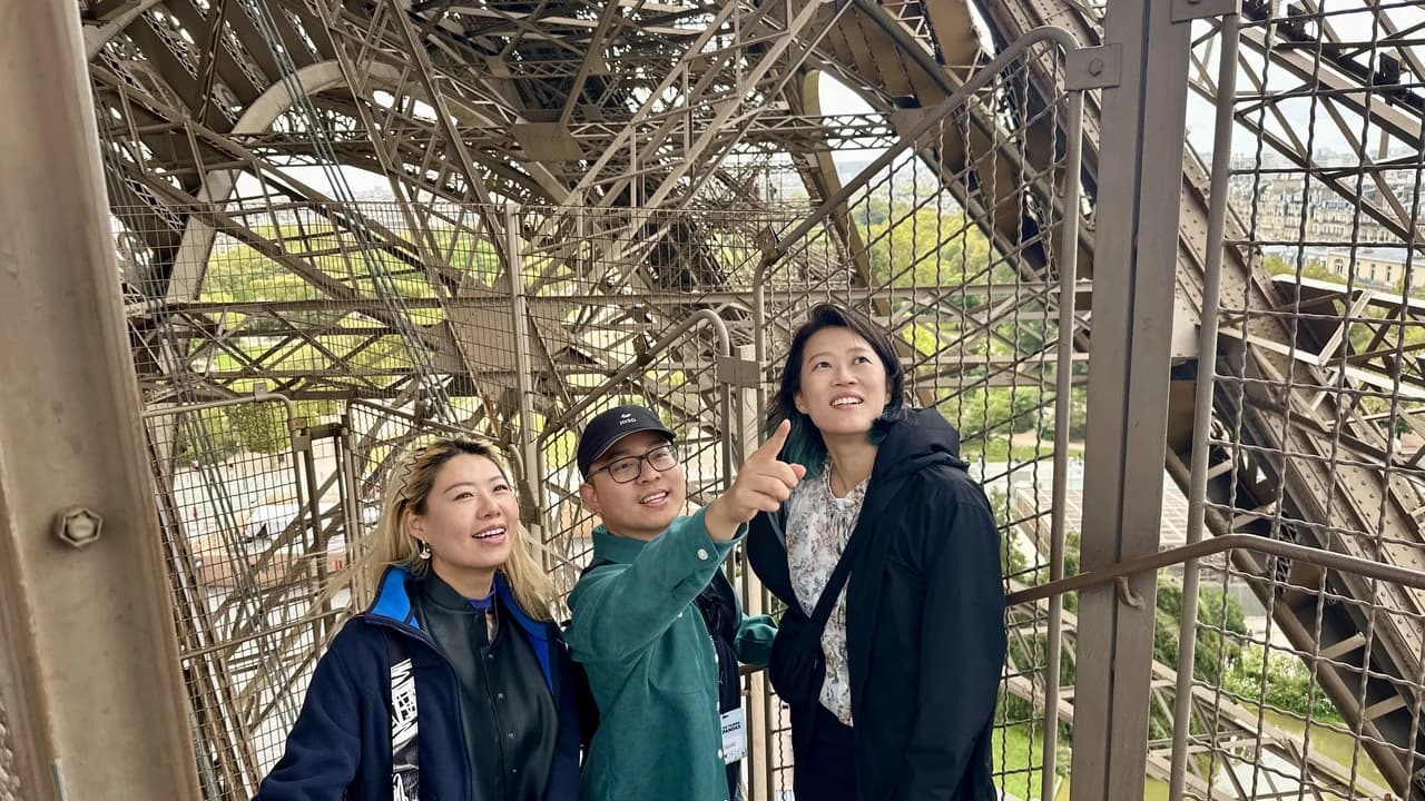 Eiffel Tower Guided Tour With Summit Entry + Seine River Cruise