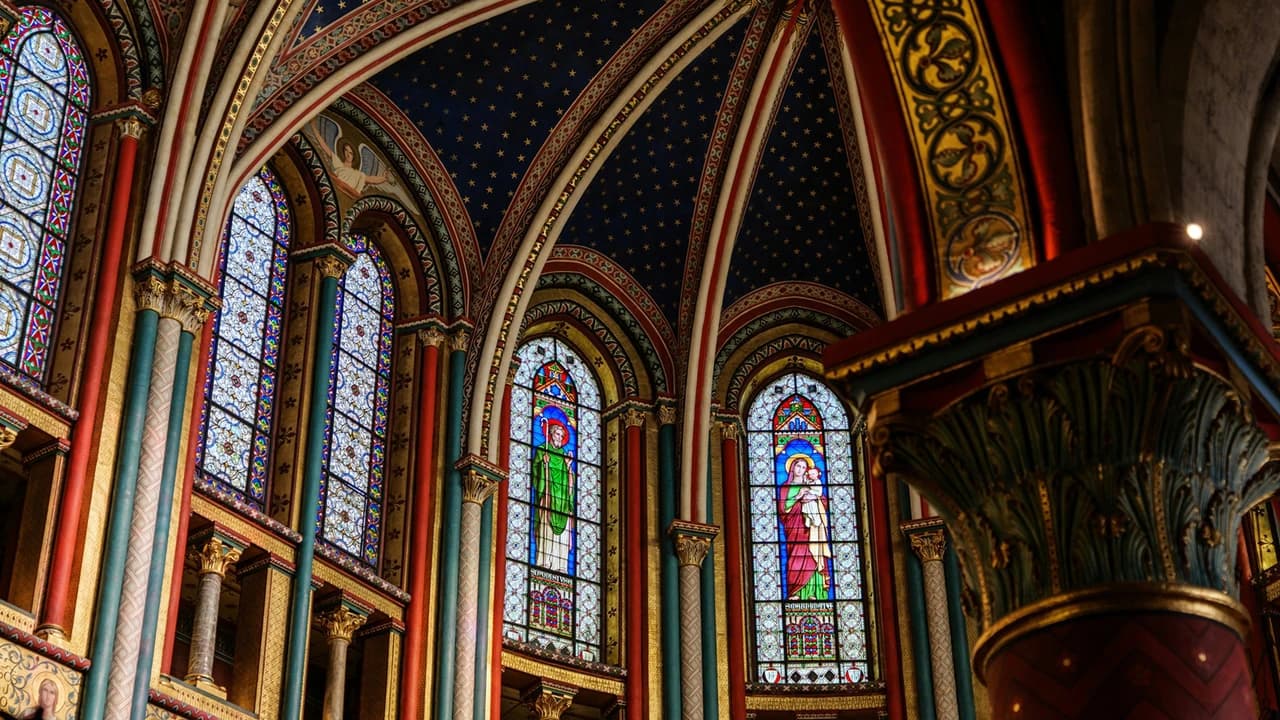 Sainte-Chapelle Tour with English Live Commentary & Reserved Entry - Photo 4