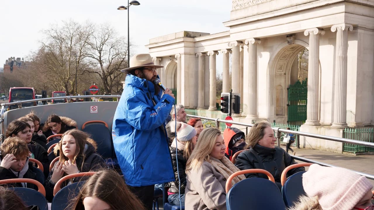 London Open Top Bus Tour with English-speaking Guide - Photo 4