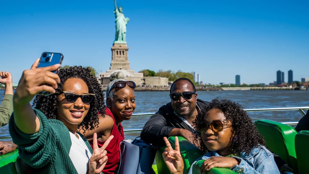 The Beast Downtown Speedboat to Statue of Liberty by Circle Line: Reserved Straight-to-Board Ticket - Photo 2