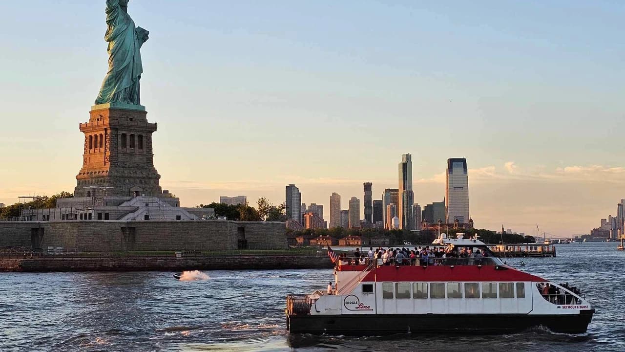 Official Circle Line Cruises, Downtown NYC: Reserved Straight-to-Board Ticket