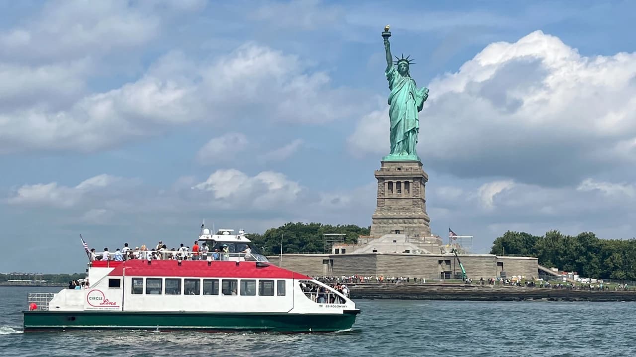 Official Circle Line Cruises, Downtown NYC: Reserved Straight-to-Board Ticket - Photo 3