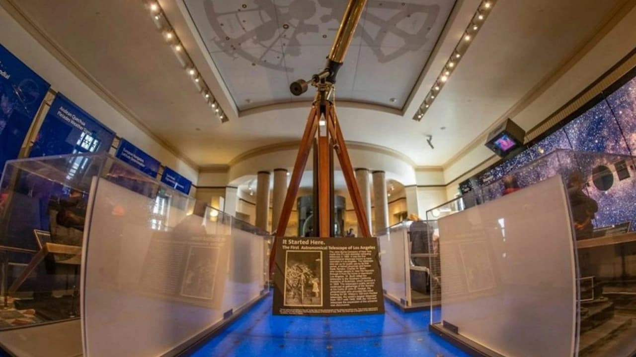 Griffith Observatory: Guided Tour + Planetarium Show Ticket - image 8