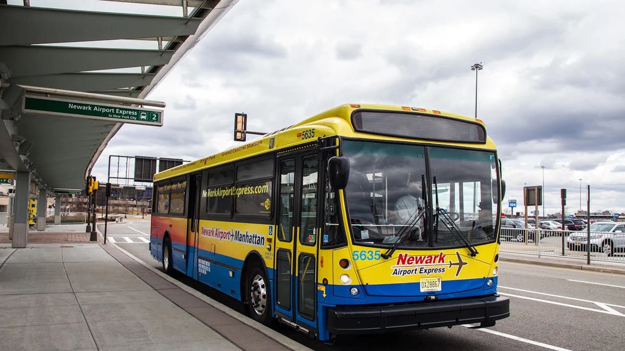 Manhattan: Bus Transfer from/to Newark Airport