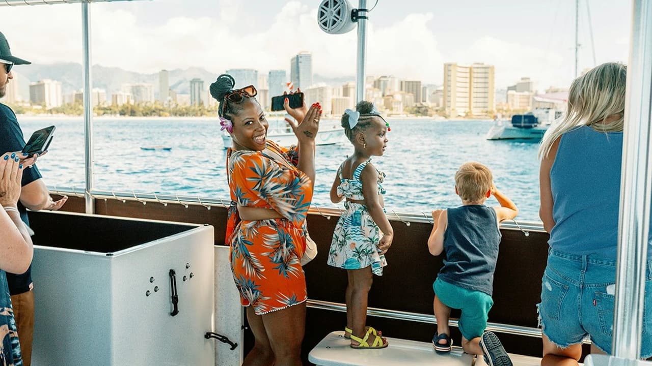 Waikiki: Daytime Glass Bottom Boat Tour - Photo 3
