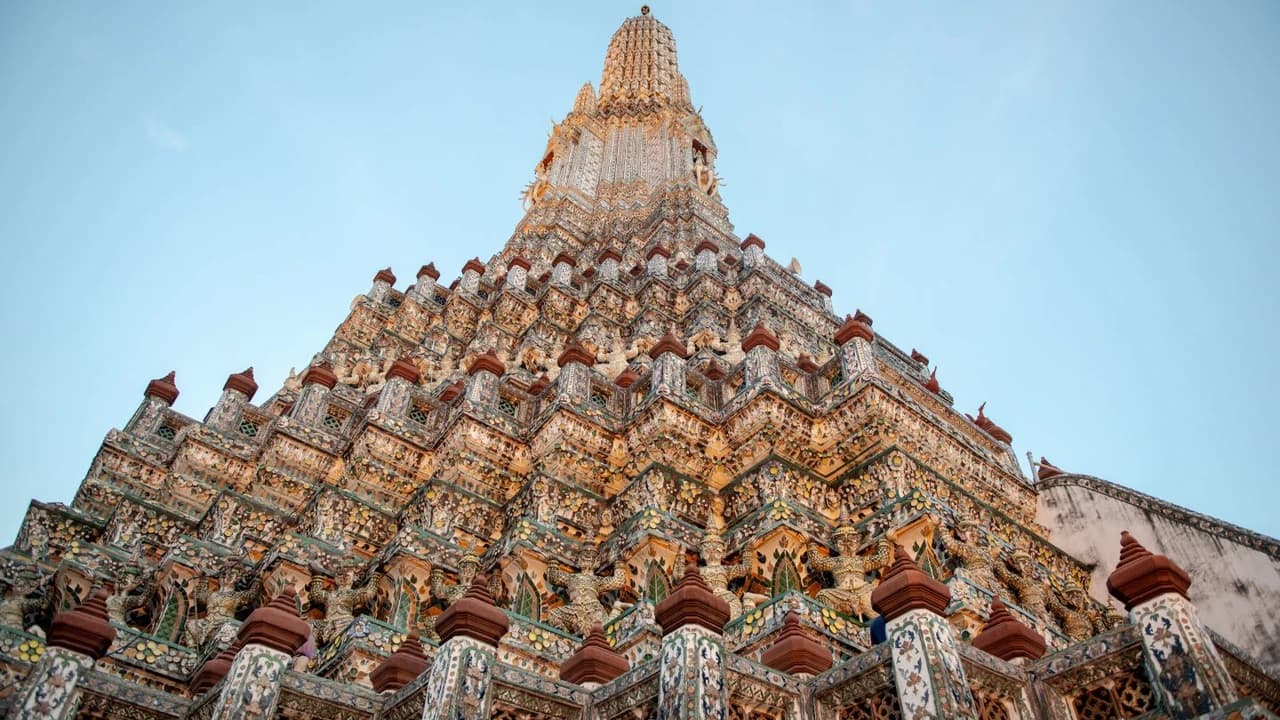 Wat Pho and Wat Arun Walking Tour - Photo 3