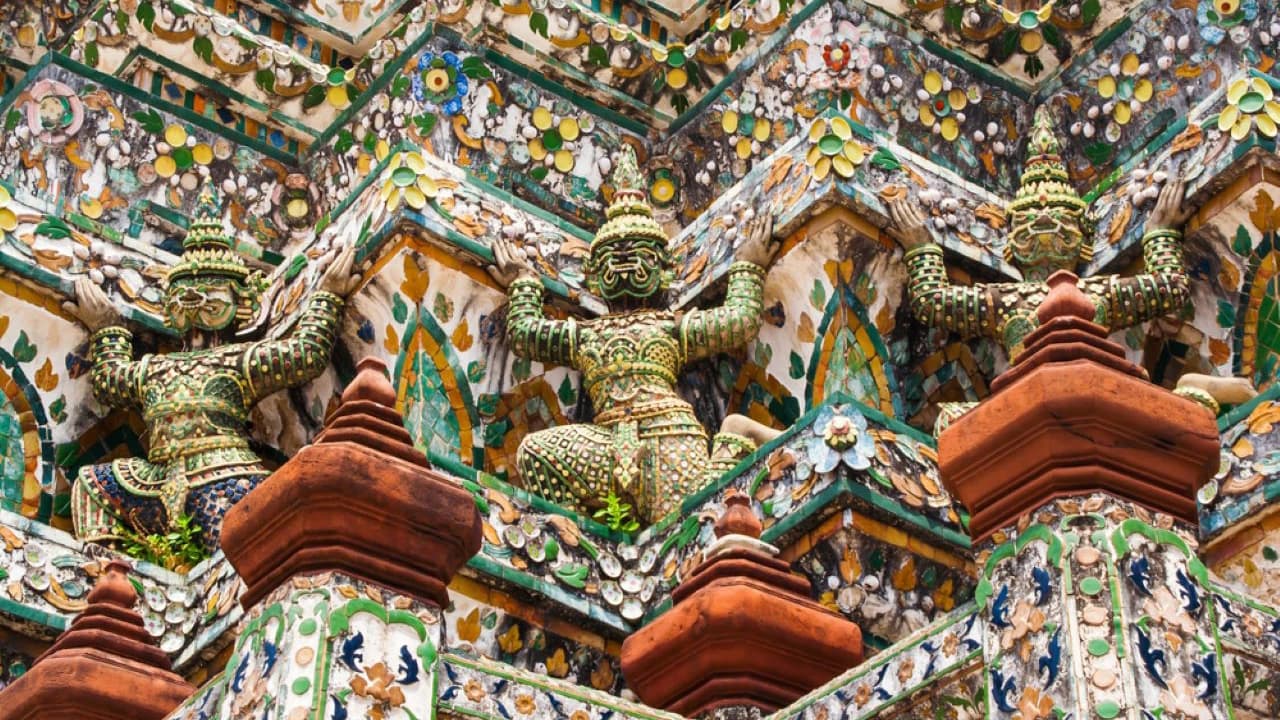 Wat Pho and Wat Arun Walking Tour - Photo 4