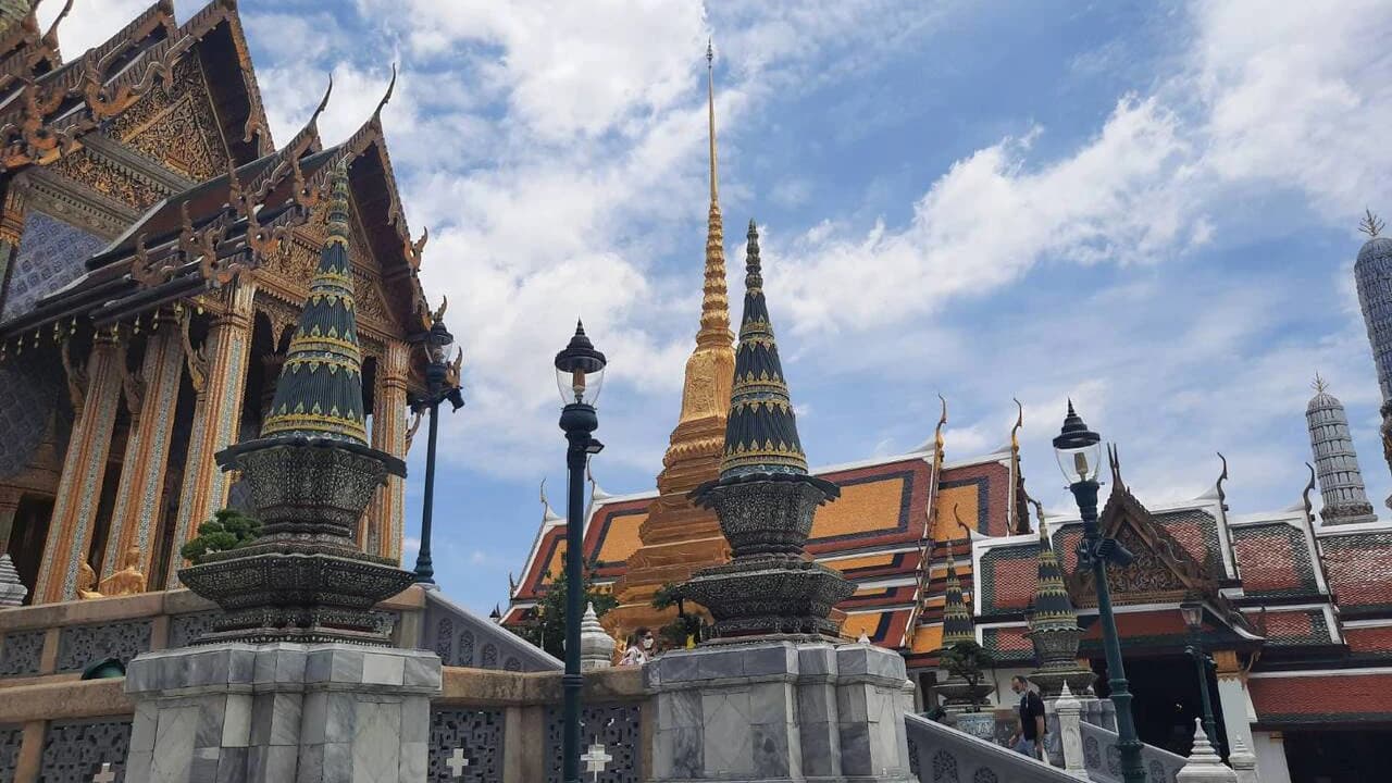 Grand Palace and Wat Phra Kaew Walking Tour