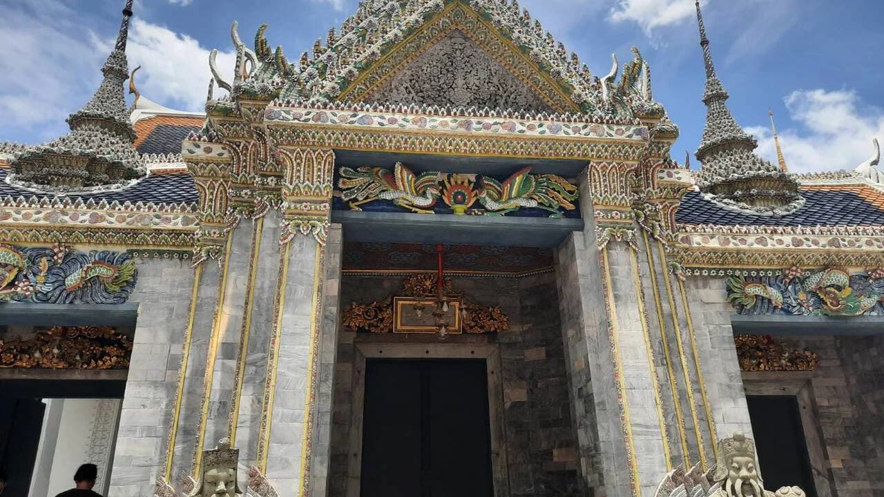Grand Palace and Wat Phra Kaew Walking Tour - image 6