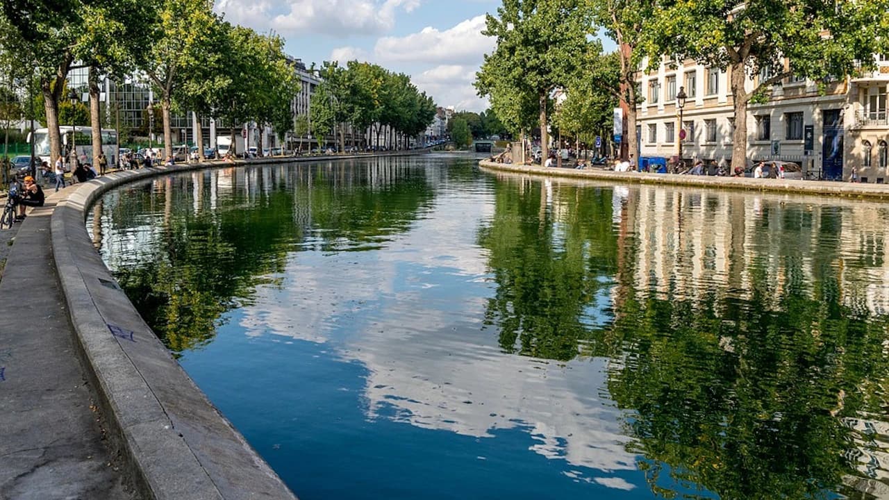Canal Saint-Martin Cruise