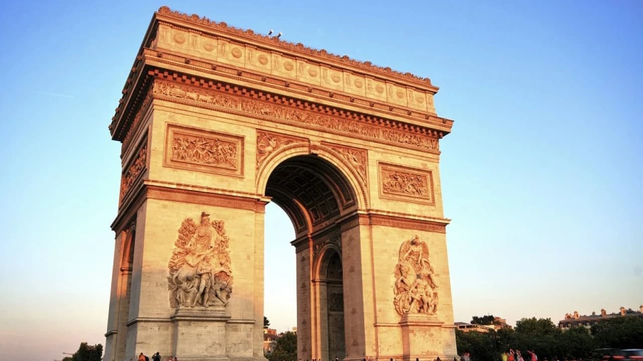 Paris Open-Top Bus Tour and Eiffel Tower Reserved Access - Photo 5