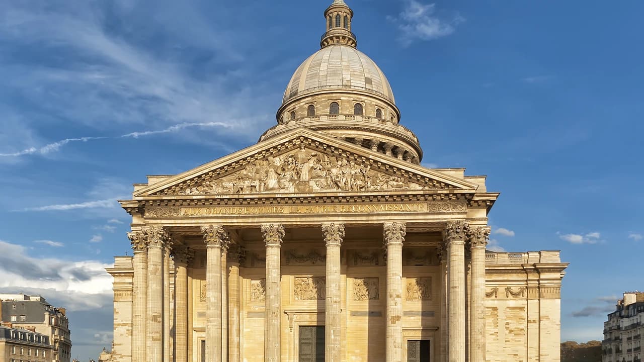 Paris Open-Top Bus Tour, Seine River Cruise, and Eiffel Tower Dining Experience - image 6