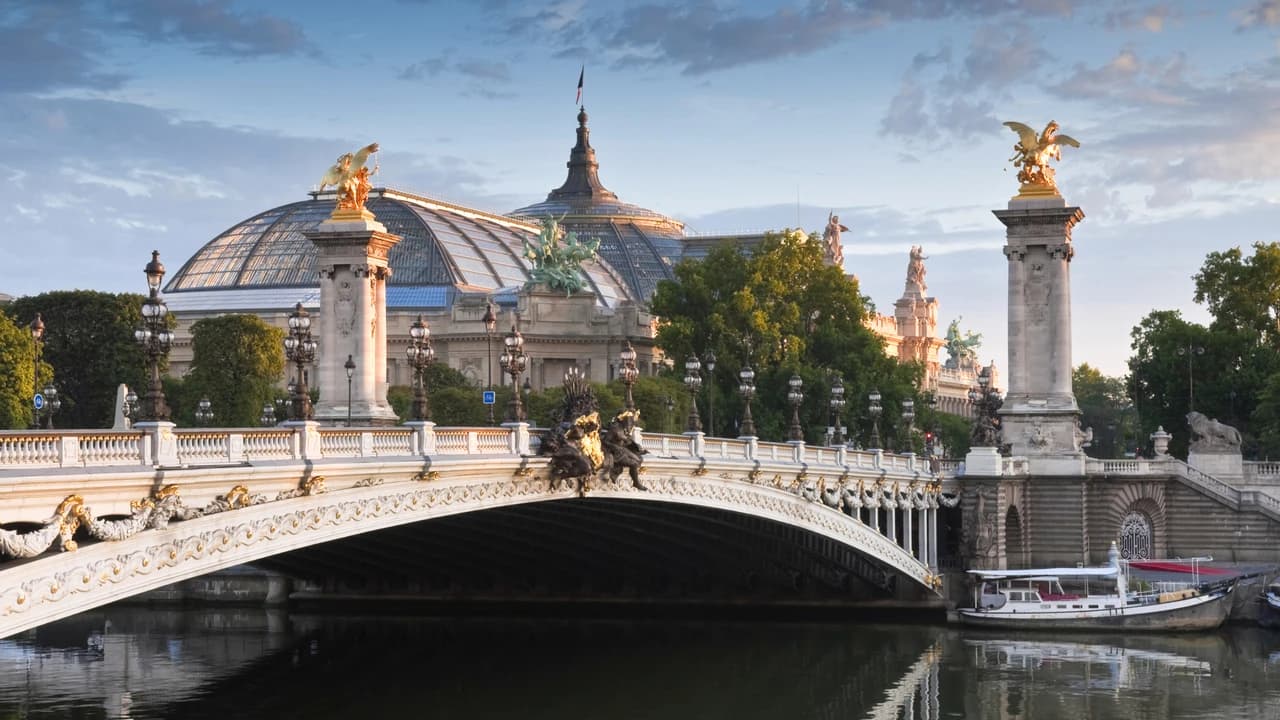 Paris Panoramic Bus Tour and Seine River Cruise
