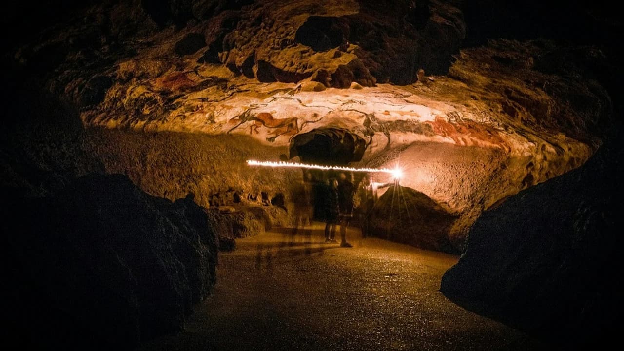 Lascaux II Guided Tour