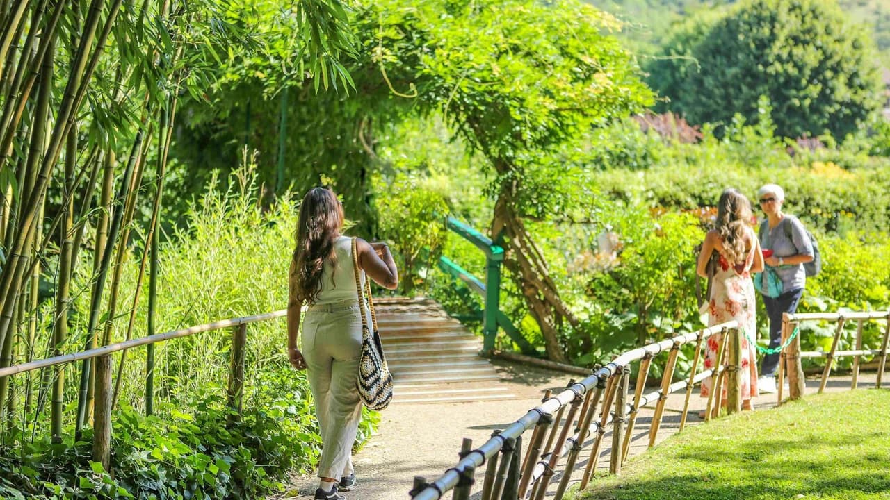 Giverny: Impressionist Day Trip from Paris with Audio Guide - Photo 3