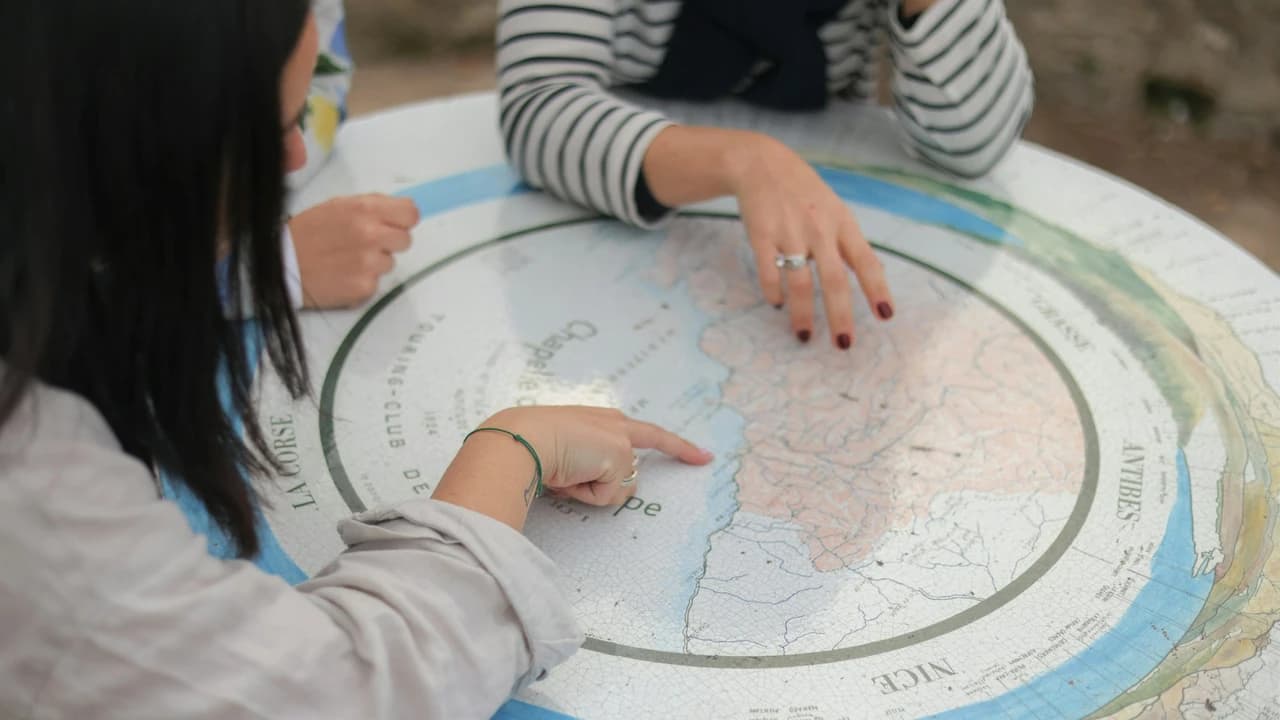 Cannes & Antibes Guided Tour - Photo 4