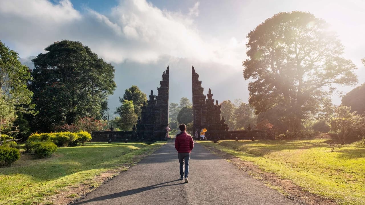 North Bali Sunrise, Handara Gate and Ulun Danu Bratan Tour