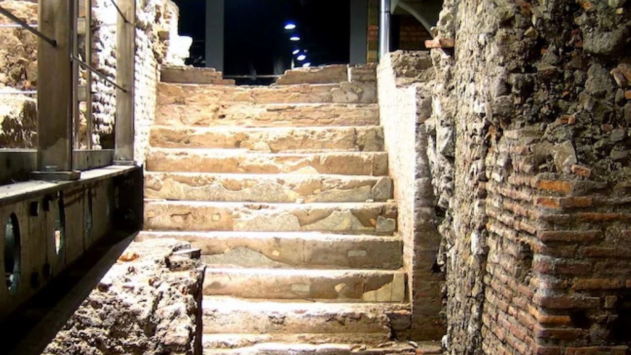 Trevi District Underground: Small Aqueduct Domus