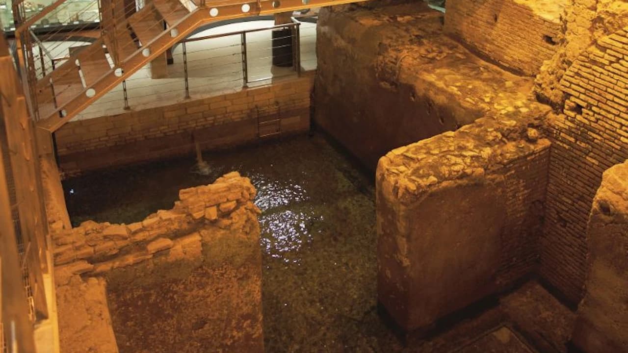 Trevi District Underground: Small Aqueduct Domus - Photo 3