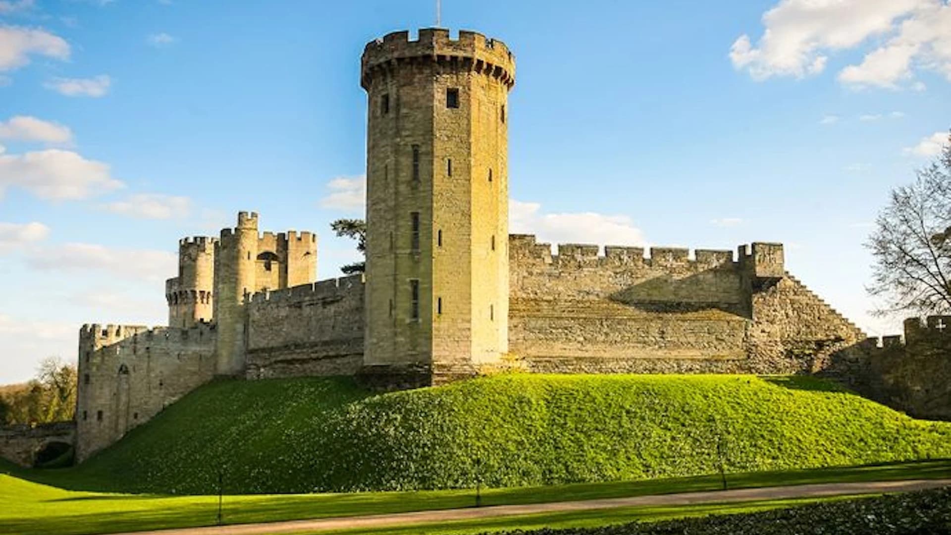 Warwick Castle - image 7