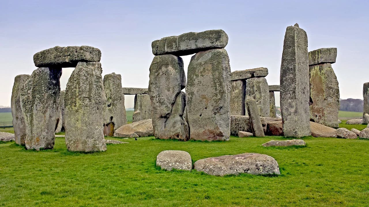 Windsor Castle, Stonehenge and Bath Tour with Lunch in Lacock - Photo 5