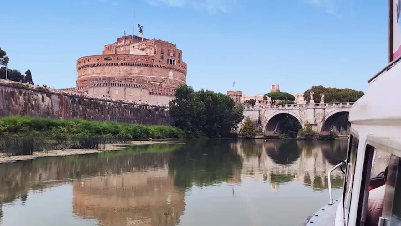 Rome Hop-on Hop-off Tiber Cruise - Photo 2