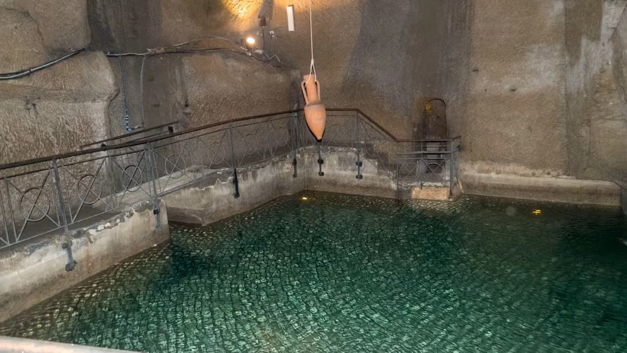 Naples Underground Guided Tour - Photo 3