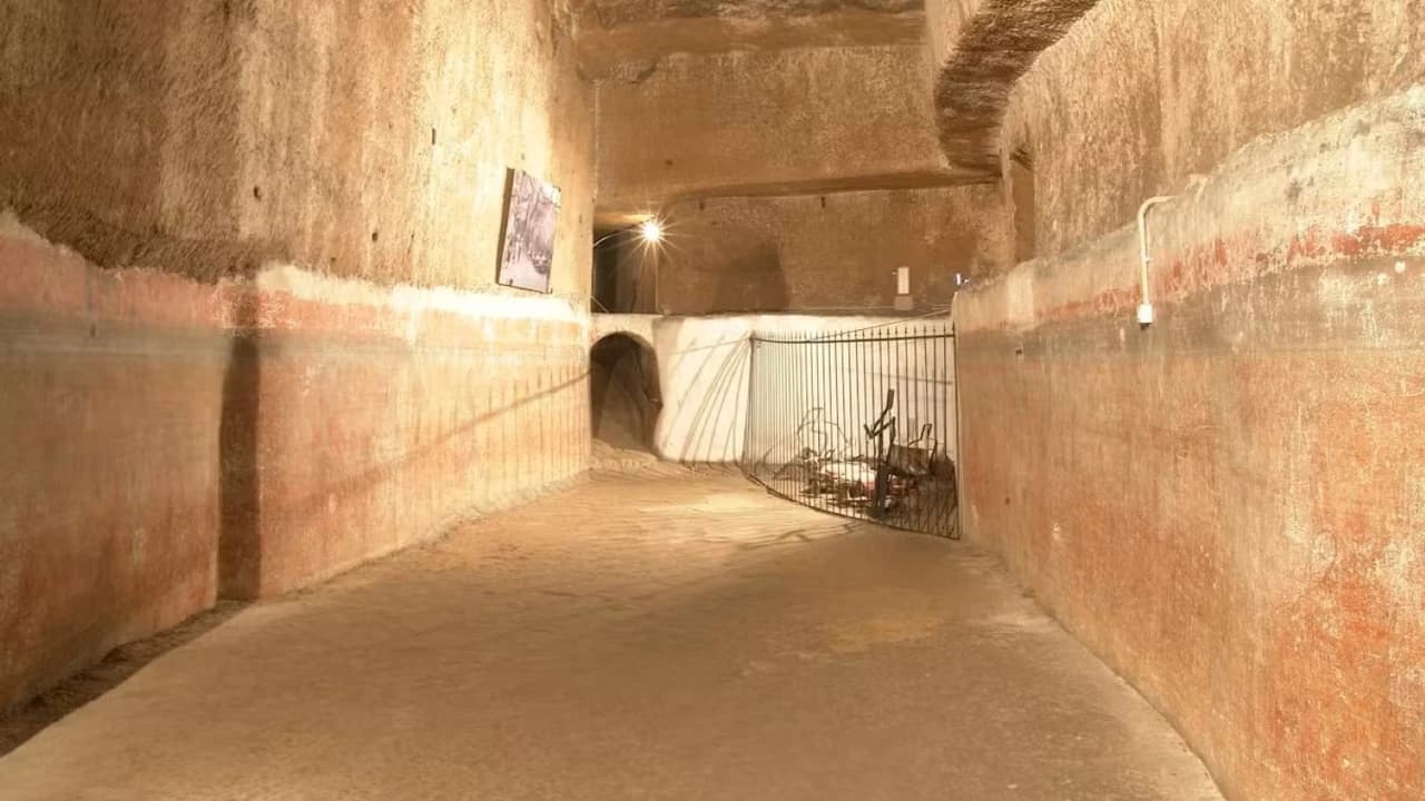 Naples Underground Guided Tour - image 7