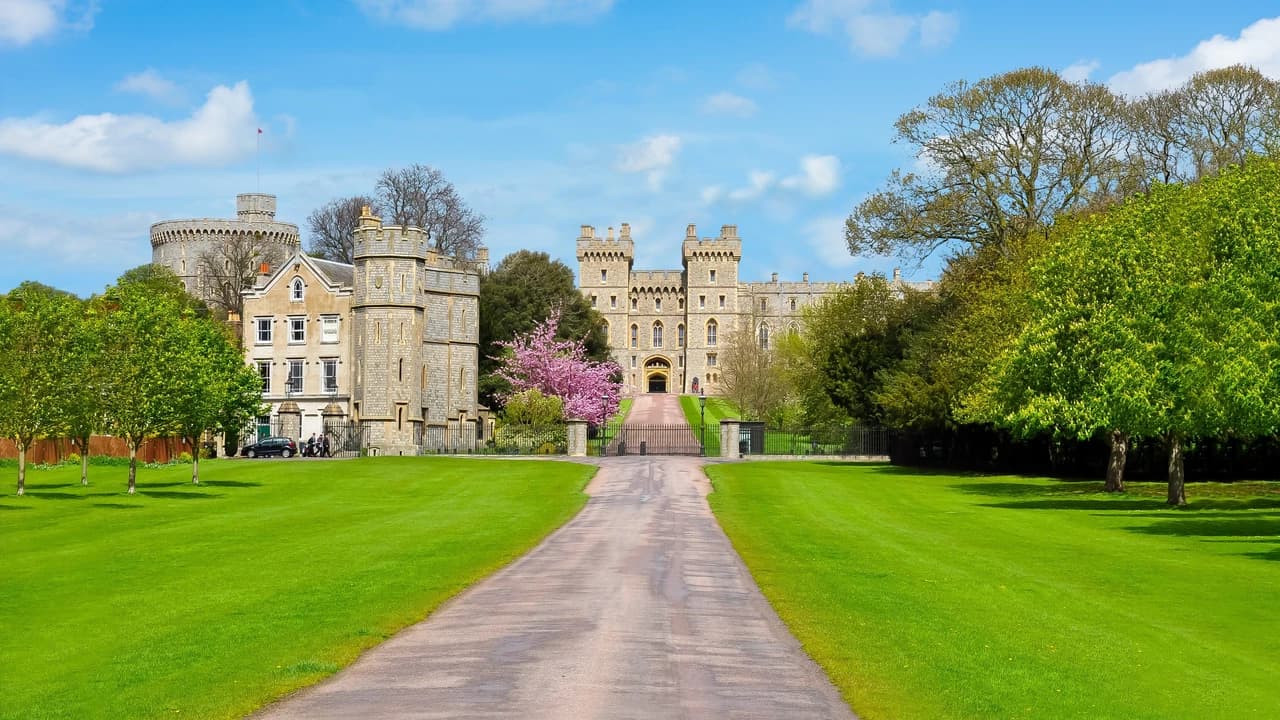 Windsor Castle Half-Day Tour from London with Audio Guide