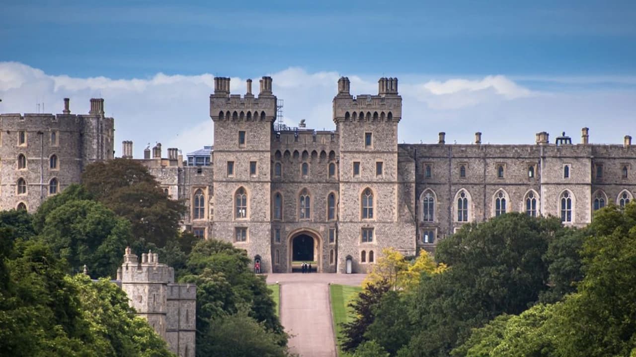 Windsor Castle Half-Day Tour from London with Audio Guide - image 8