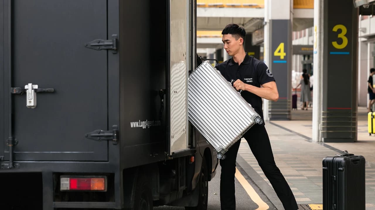 LuggAgent Tokyo Airport Luggage Services - Photo 2
