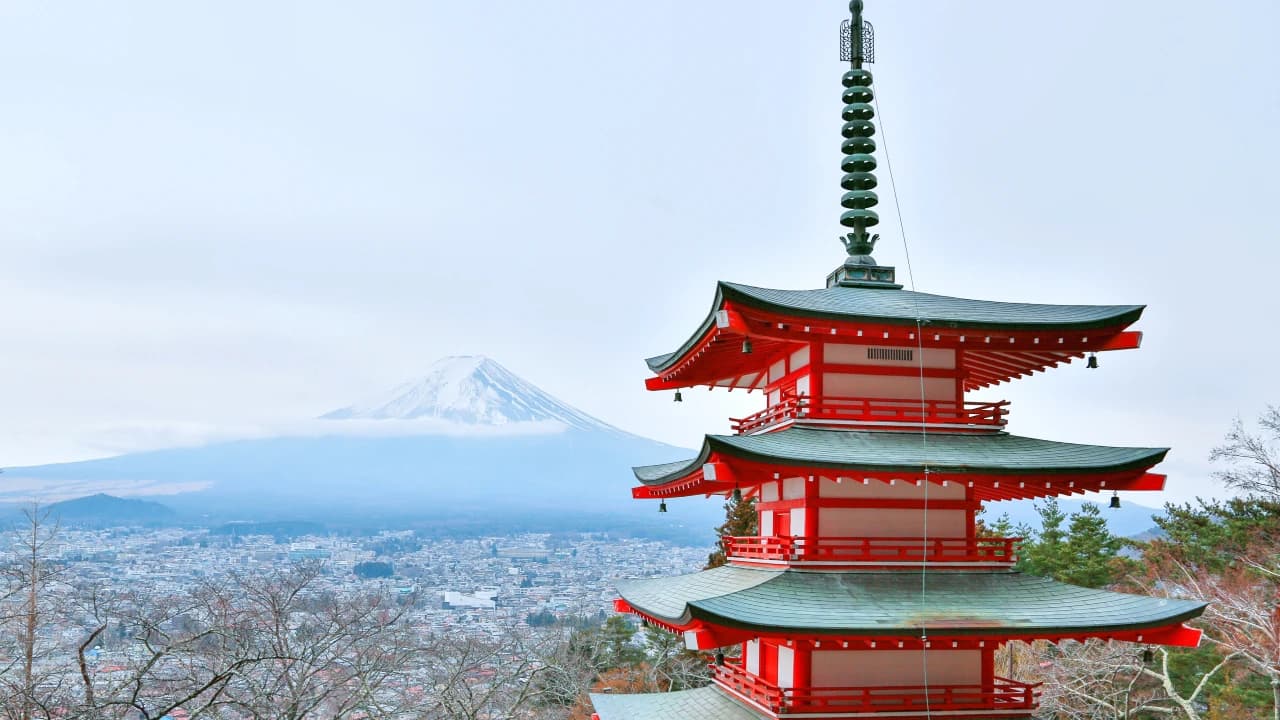 Mount Fuji G Line Full-Day Tour from Tokyo: Arakurayama Sengen Park, Lake Kawaguchi