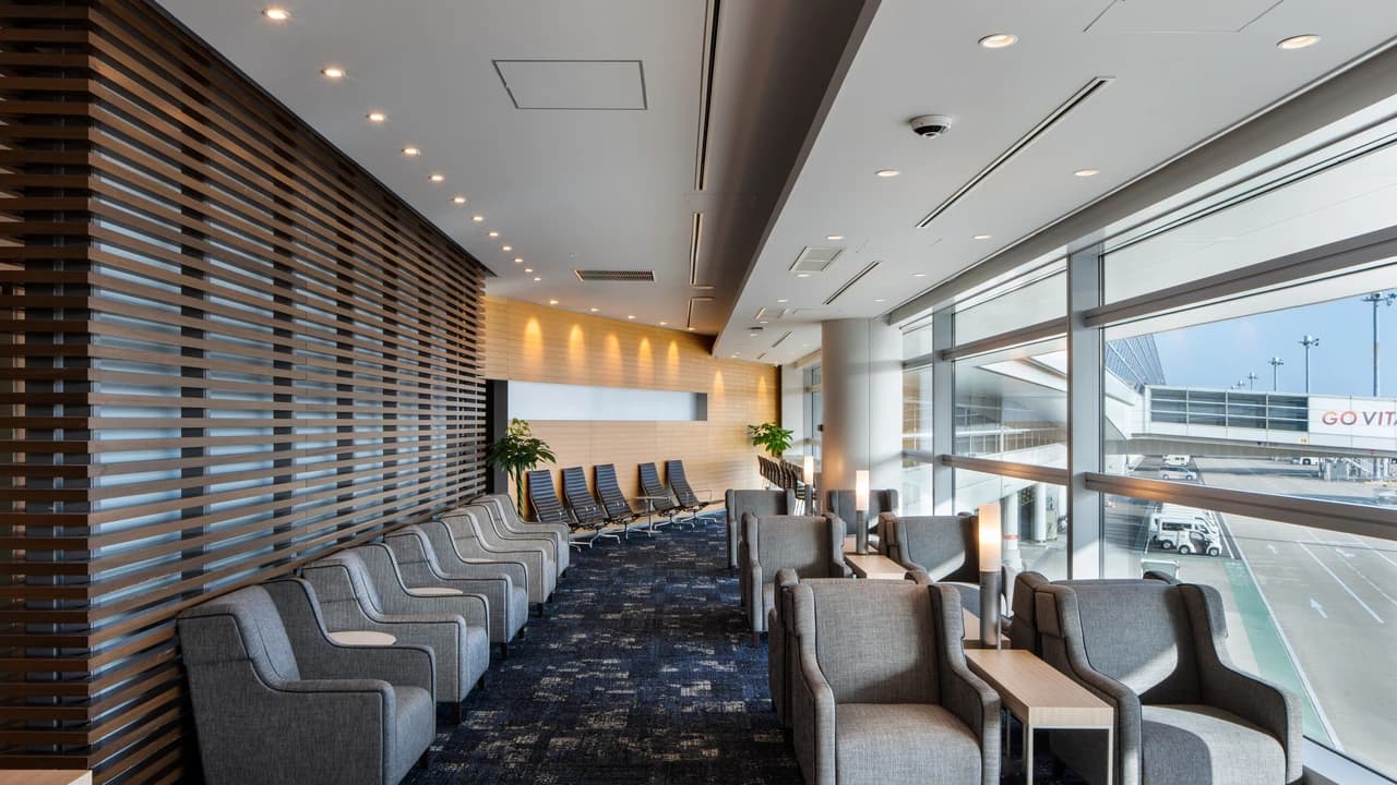 Plaza Premium Lounge - Nagoya Chubu Centrair International Airport Terminal 1 - Photo 2