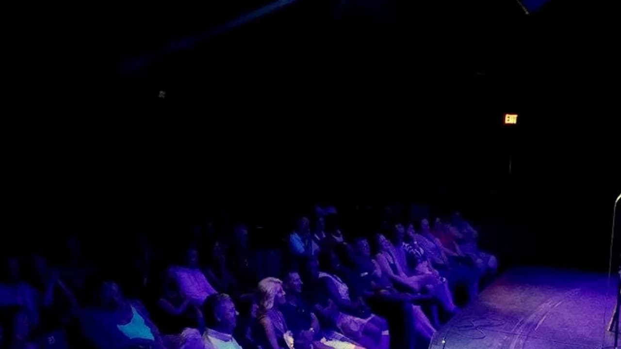 V Theatre Las Vegas - Las Vegas Live Comedy Club - Photo 3