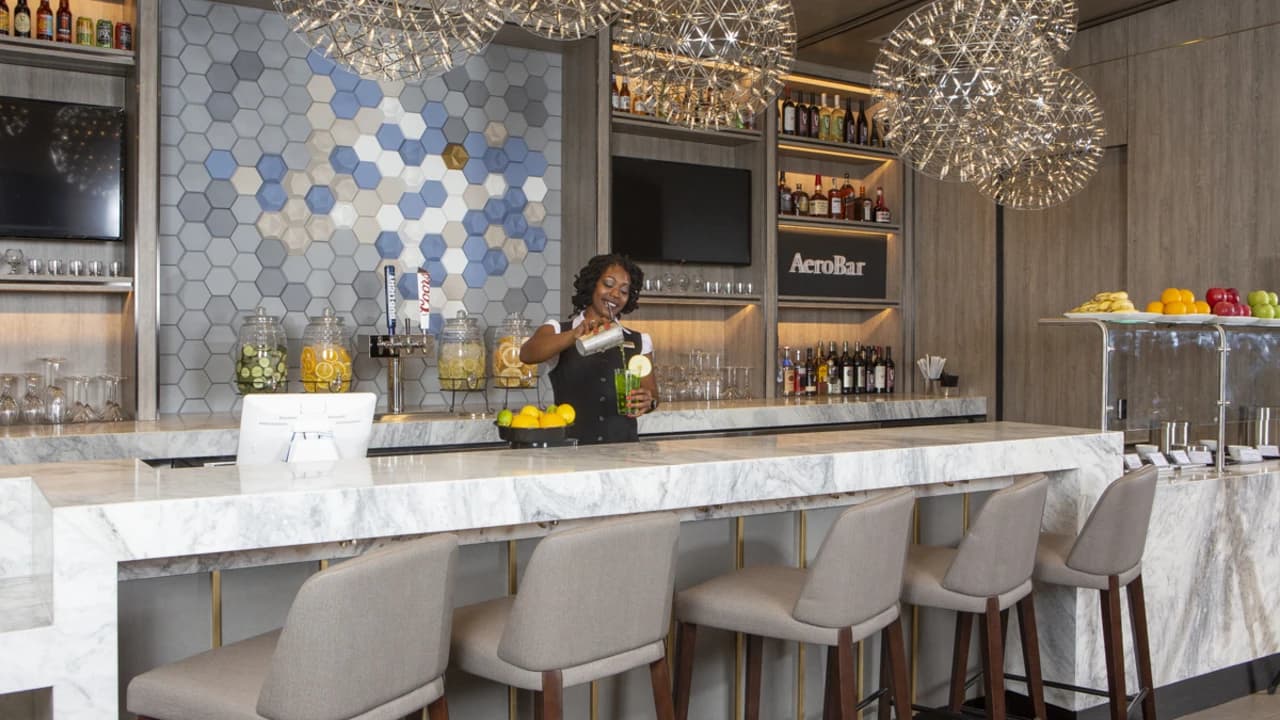 Plaza Premium Lounge - Dallas Fort Worth International Airport Terminal E