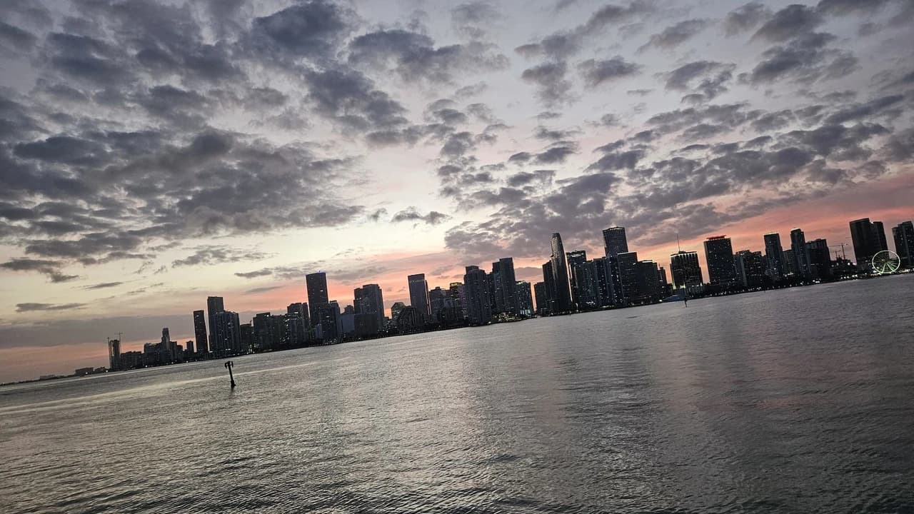 Miami Sunset Cruise of Biscayne Bay and Millionaires' Homes - image 7